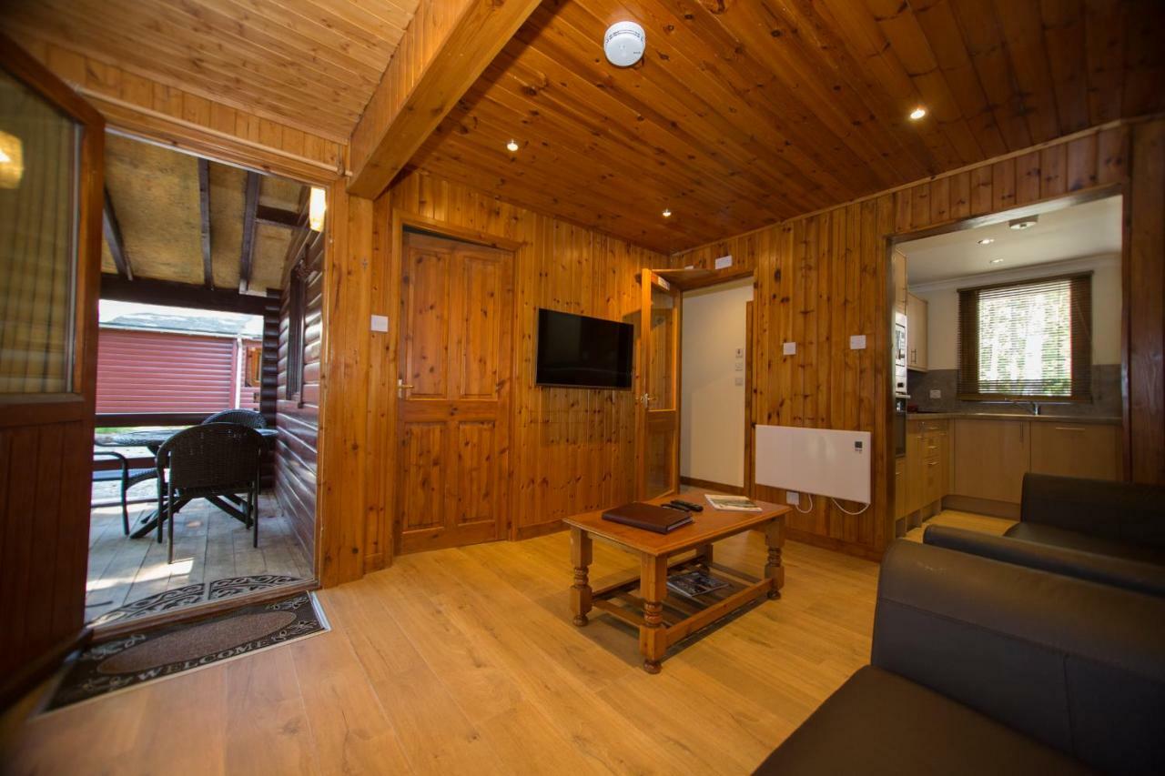 Invercauld Lodges บัลลาเทอร์ ภายนอก รูปภาพ