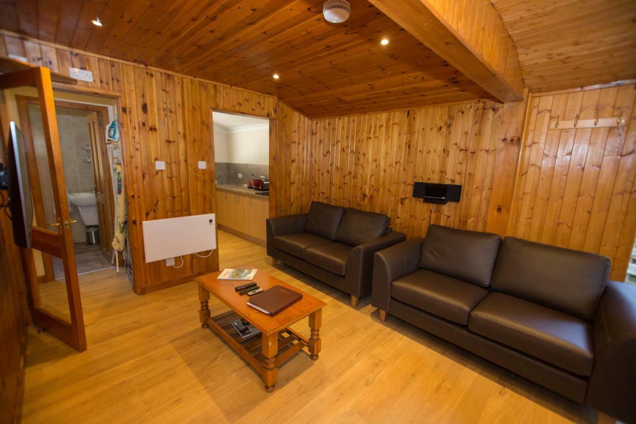 Invercauld Lodges บัลลาเทอร์ ภายนอก รูปภาพ