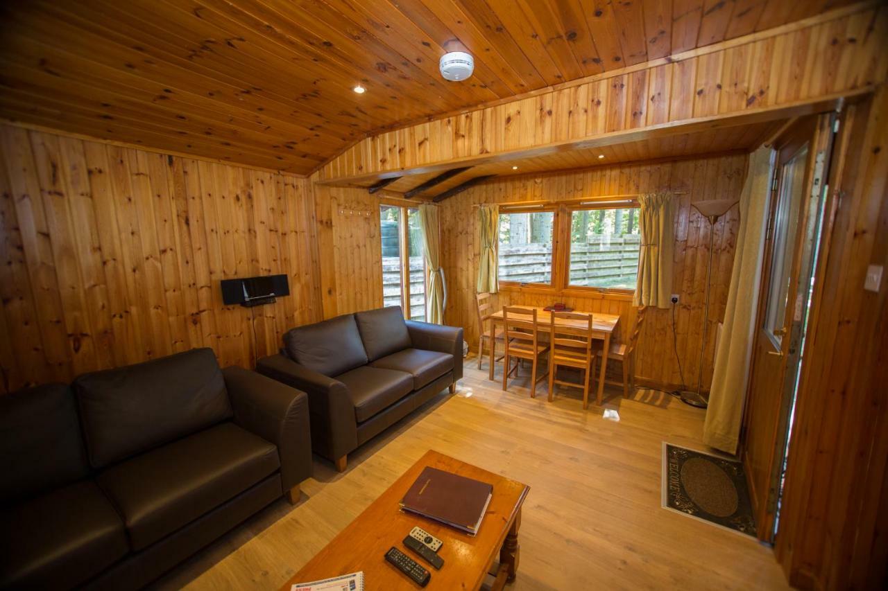 Invercauld Lodges บัลลาเทอร์ ภายนอก รูปภาพ