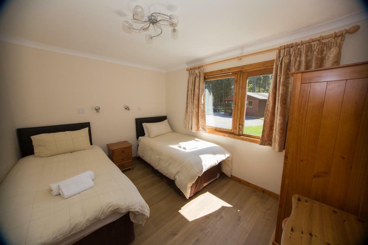 Invercauld Lodges บัลลาเทอร์ ภายนอก รูปภาพ