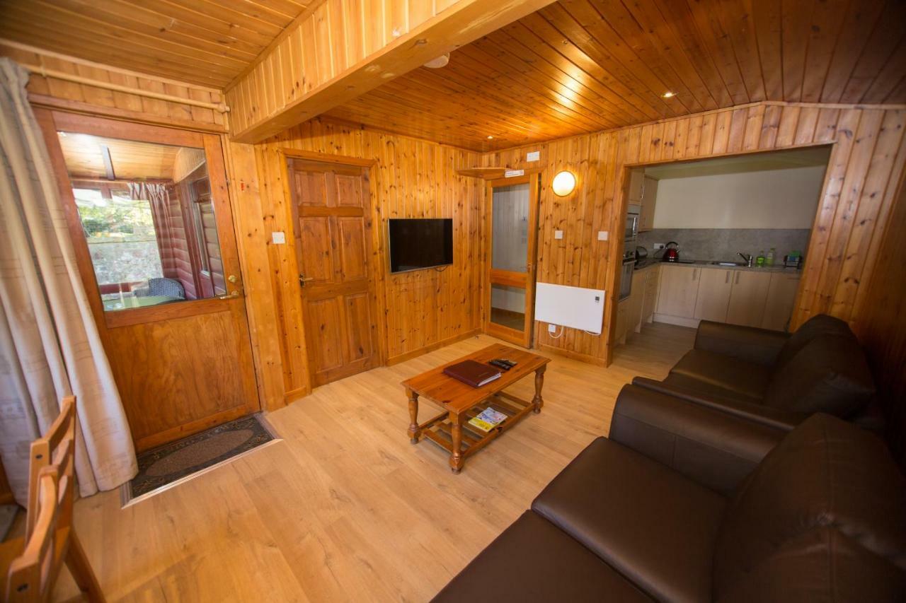 Invercauld Lodges บัลลาเทอร์ ภายนอก รูปภาพ