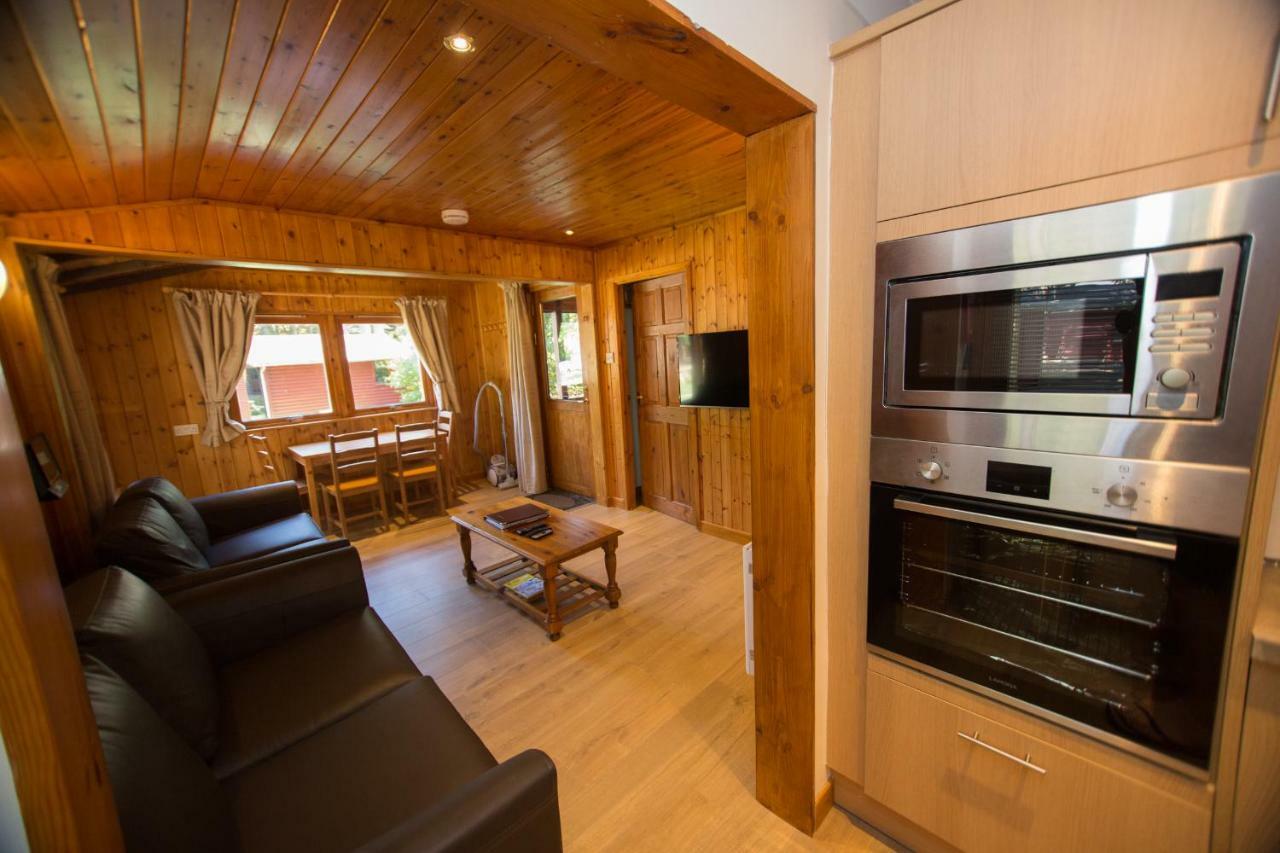 Invercauld Lodges บัลลาเทอร์ ภายนอก รูปภาพ